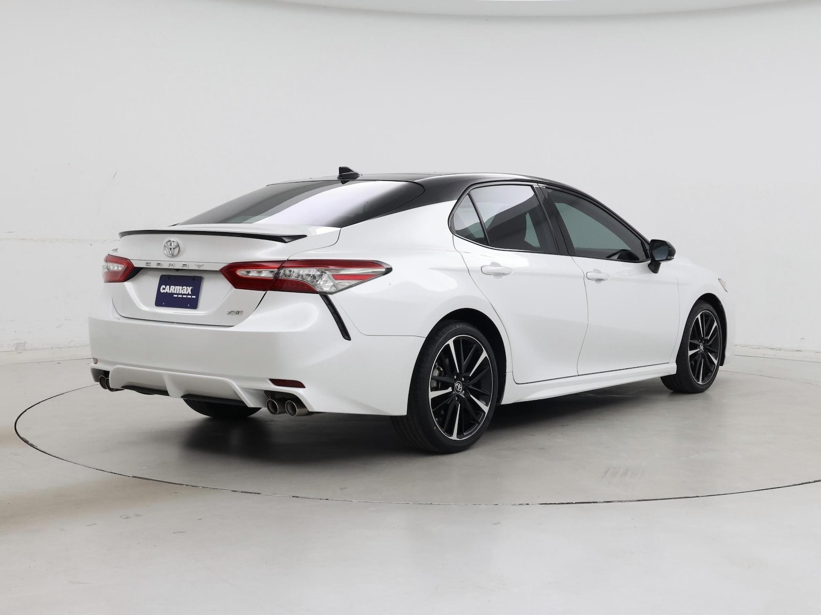 2019 Toyota Camry XSE - Photo 9