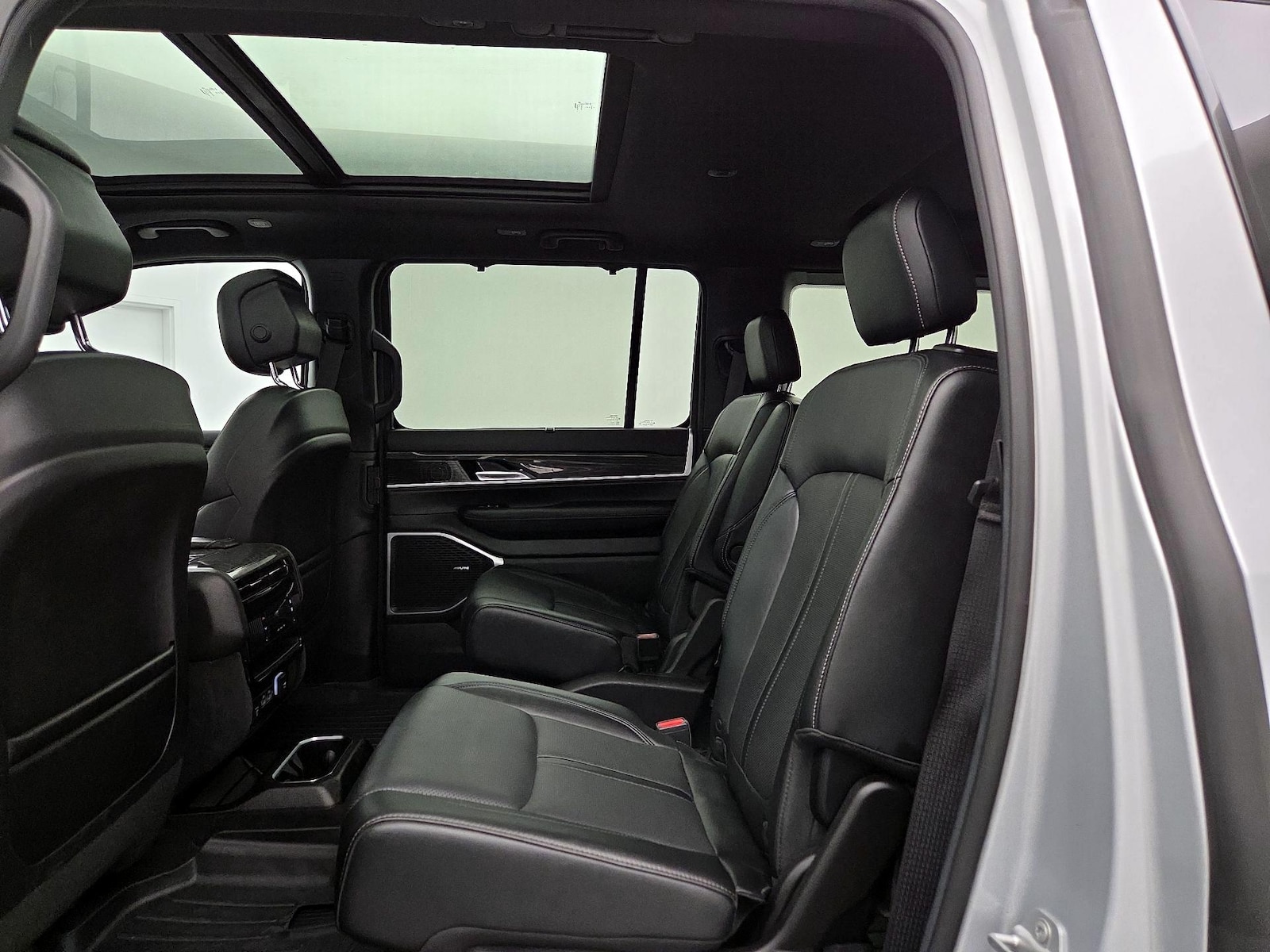 2022 Jeep Wagoneer Series II - Photo 22