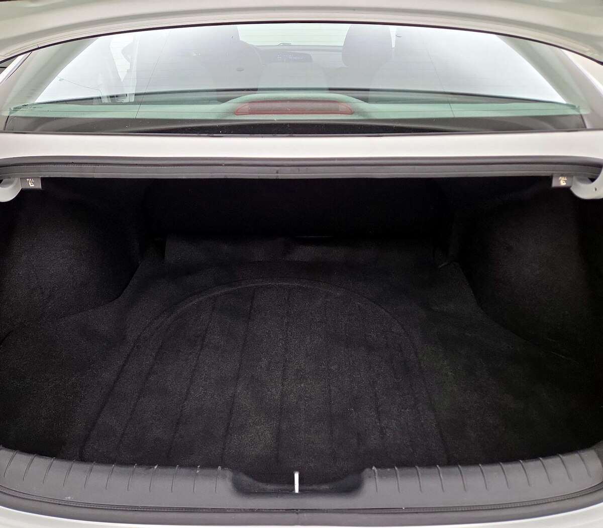 Trunk/Cargo (Seats Up)