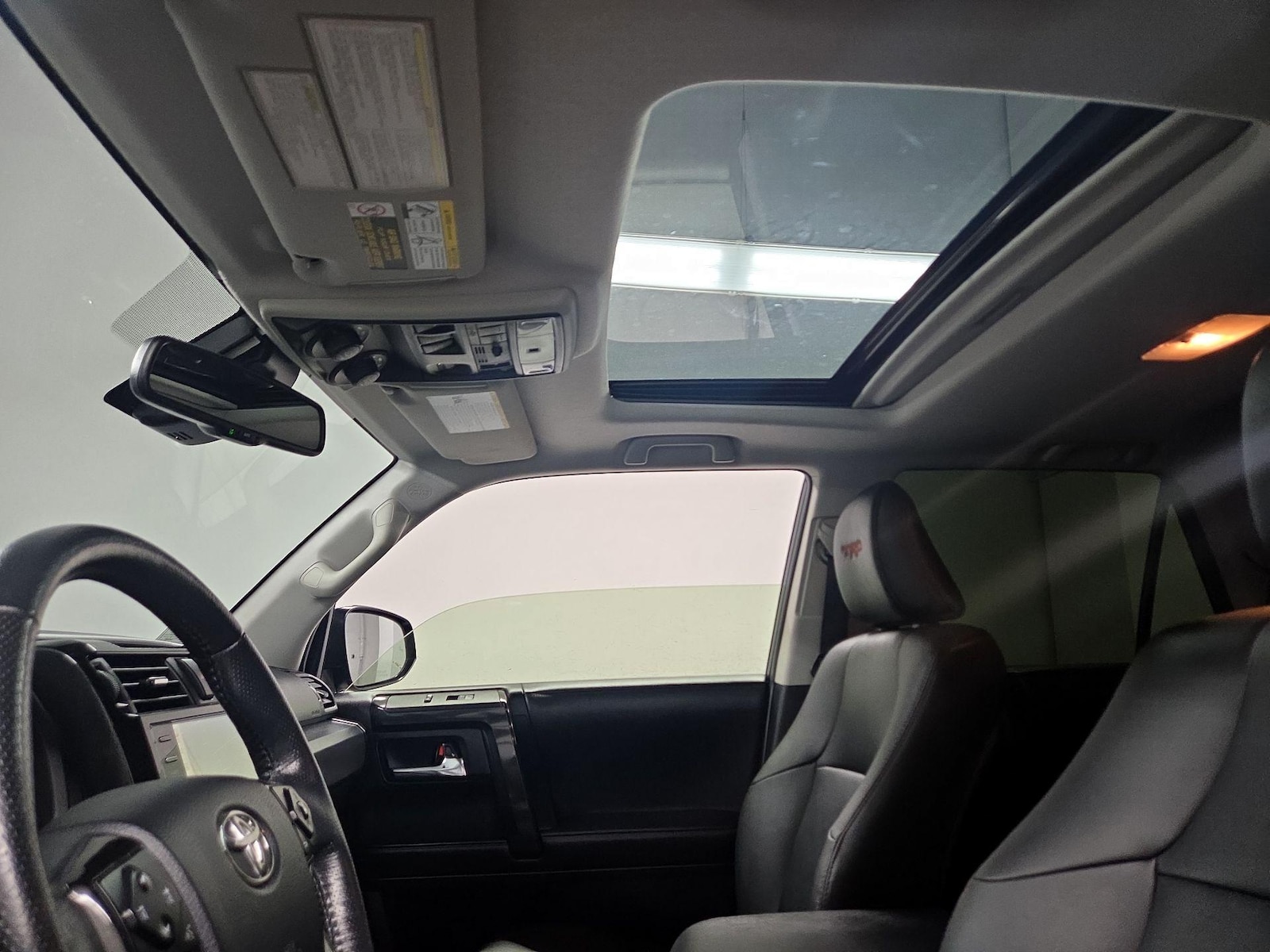 Sunroof(s) & Overhead Airbags
