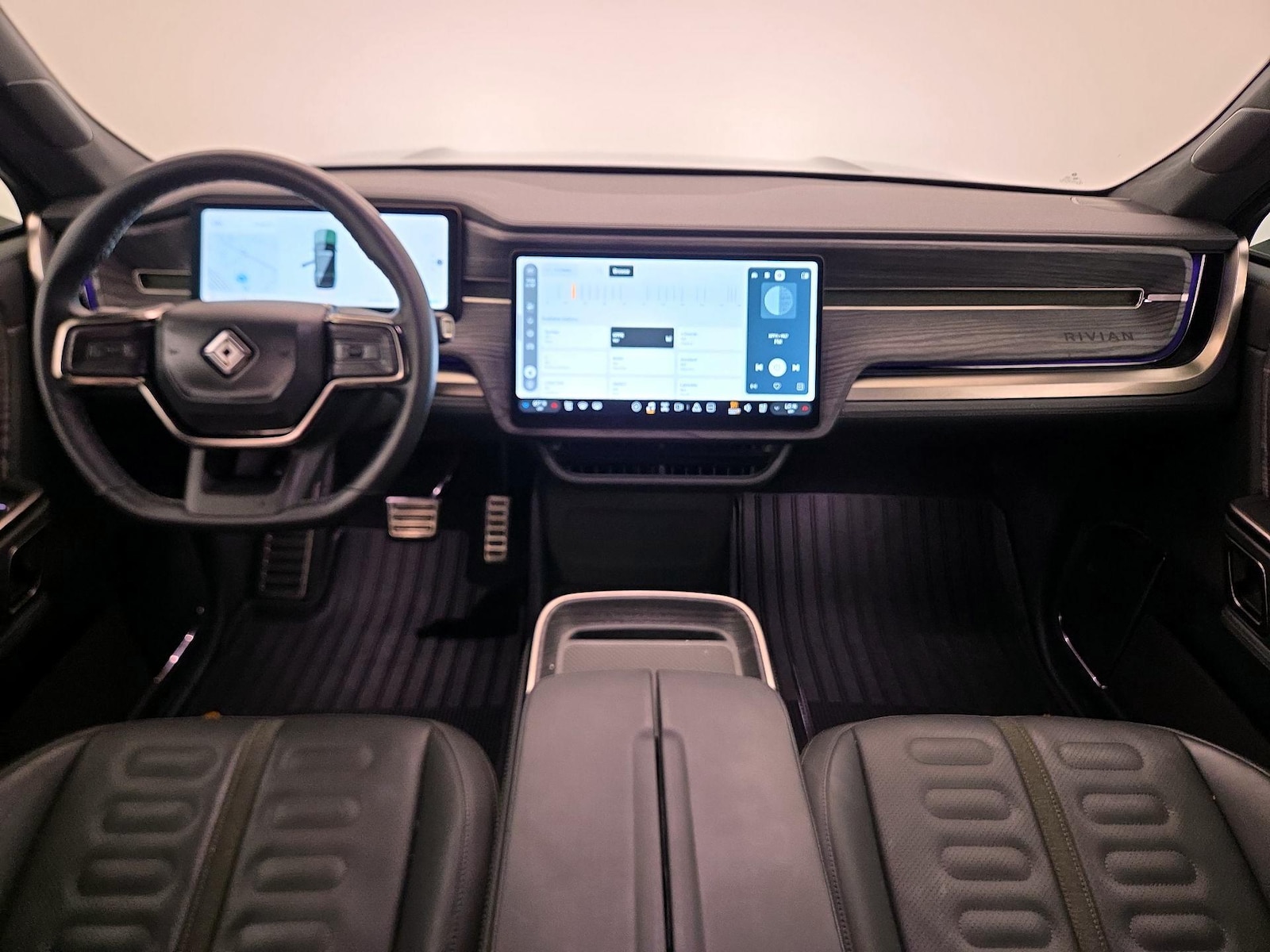 2023 Rivian R1S Adventure - Photo 10