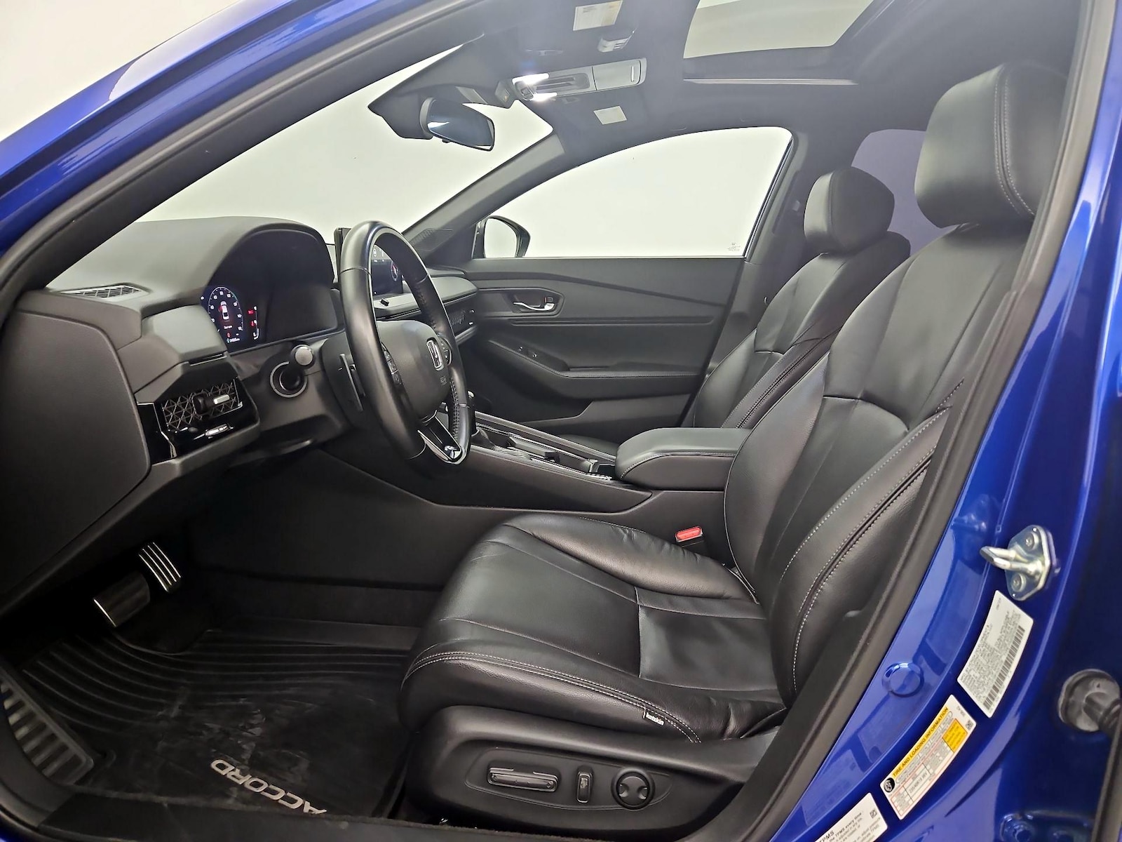 Power Seat(s) & Leather Seats