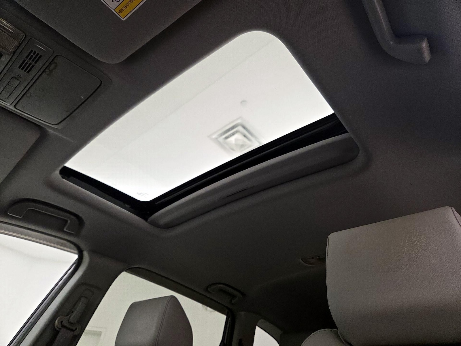 Sunroof(s) & Overhead Airbags