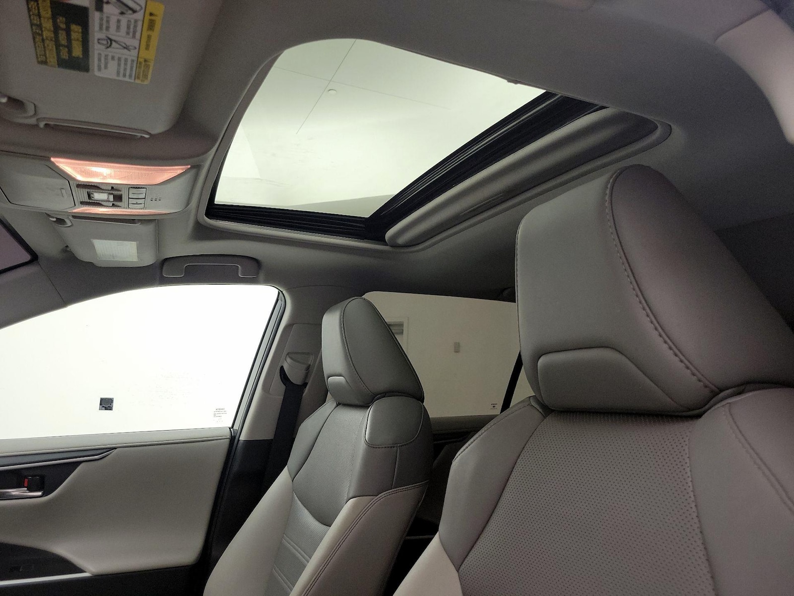 Sunroof(s) & Overhead Airbags