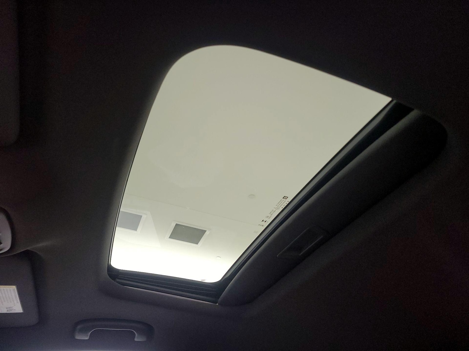 Sunroof(s) & Overhead Airbags