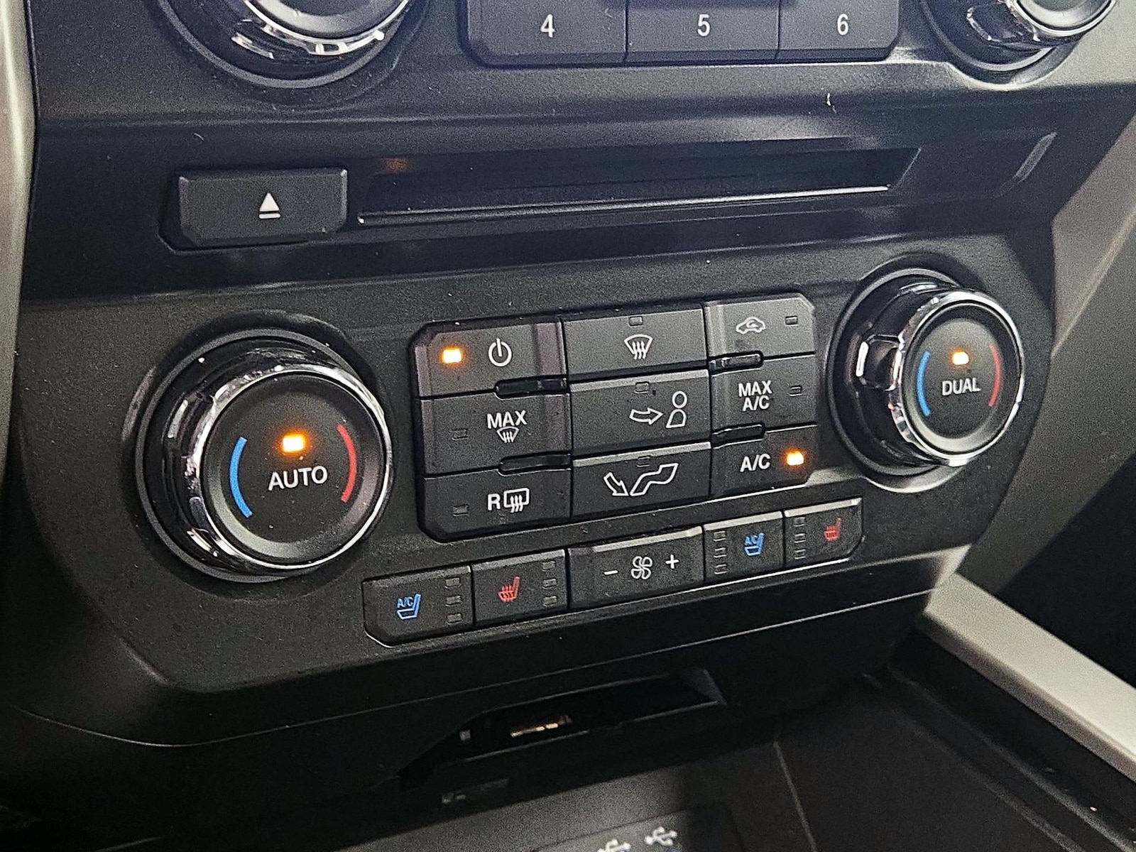 2016 Ford F-150 Lariat - Photo 18