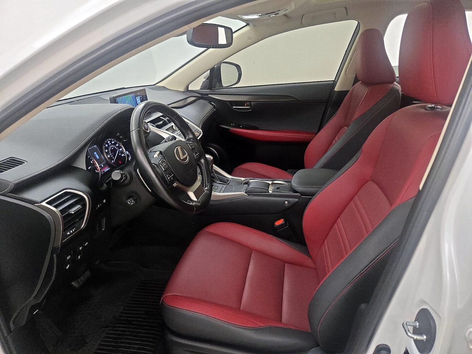 2020 Lexus NX 300 - Photo 12