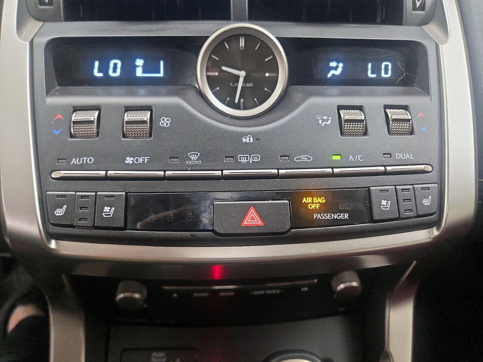 2020 Lexus NX 300 - Photo 18