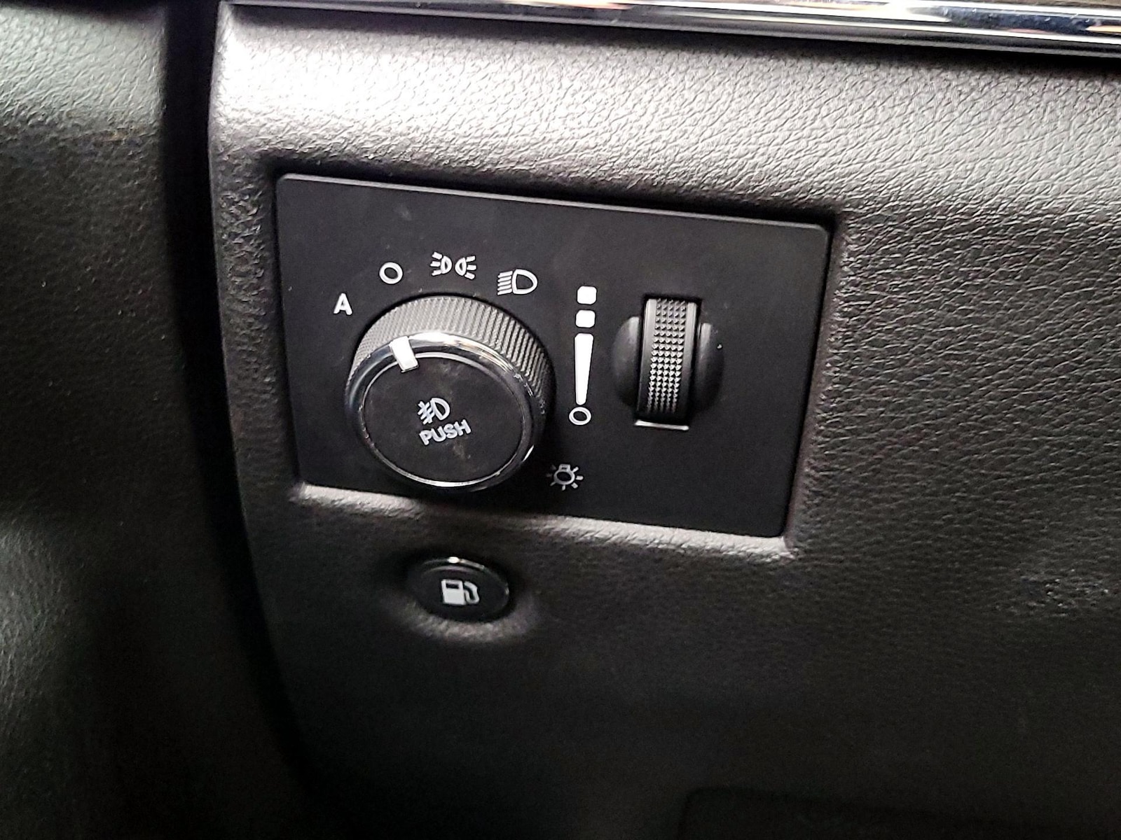 2018 Jeep Grand Cherokee Overland - Photo 14