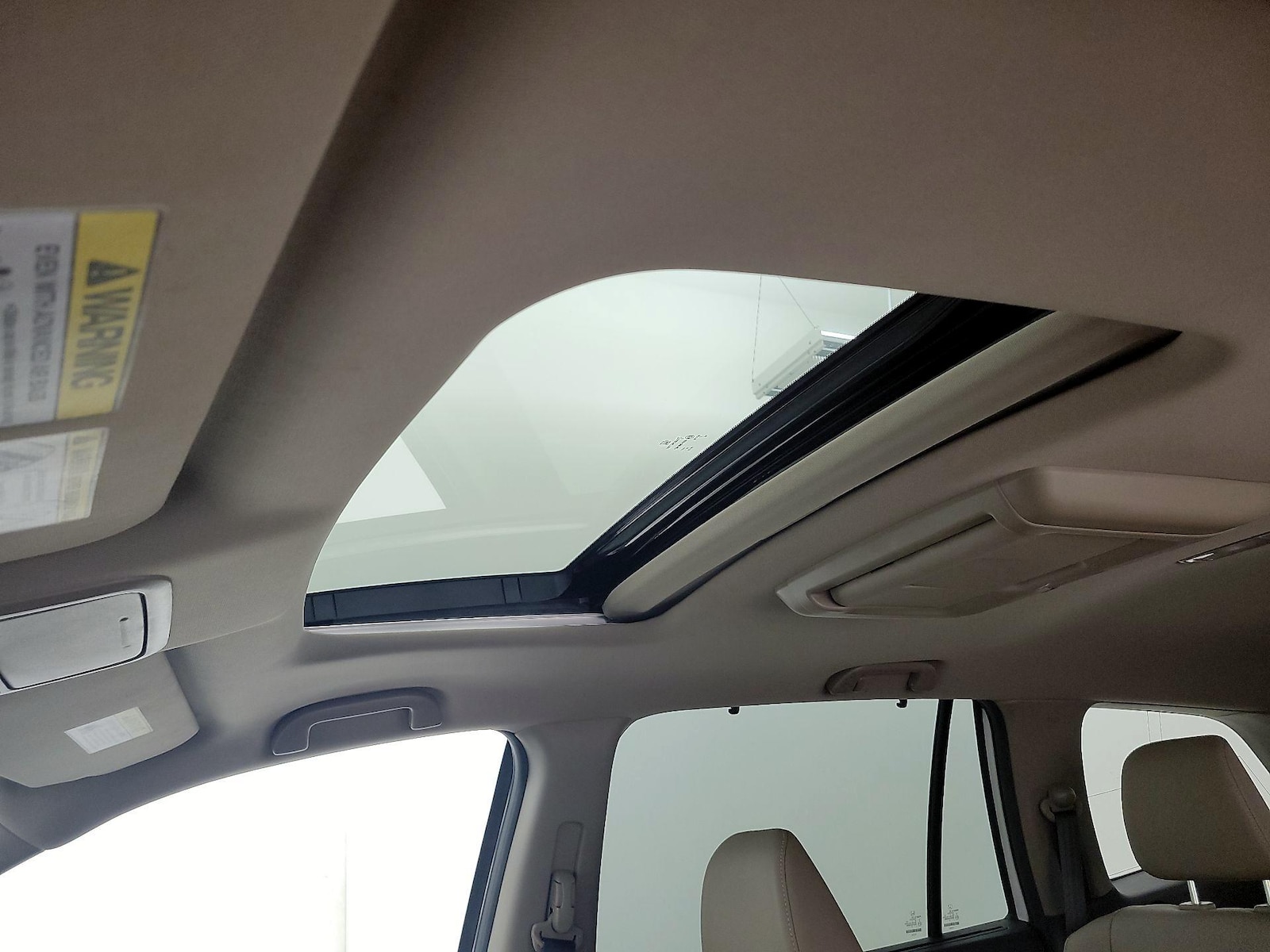 Sunroof(s) & Overhead Airbags