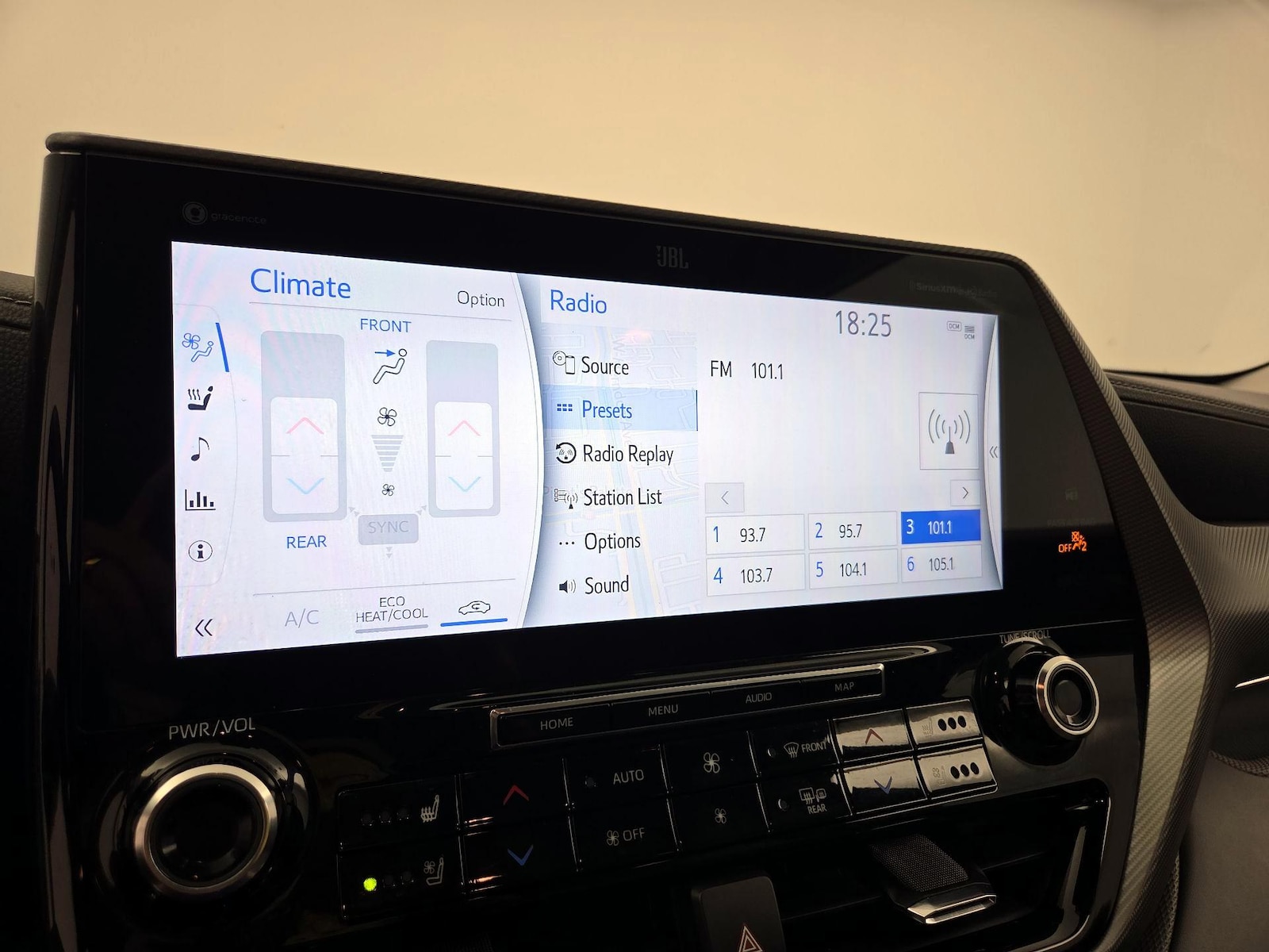 2022 Toyota Highlander Platinum - Photo 17