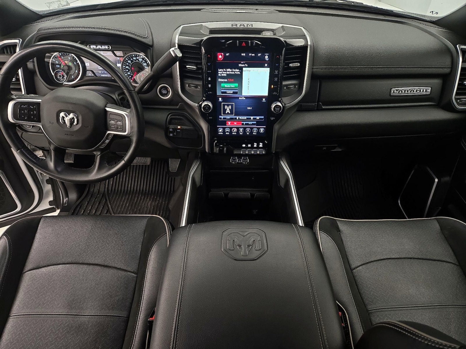 Apple CarPlay® & Android Auto™