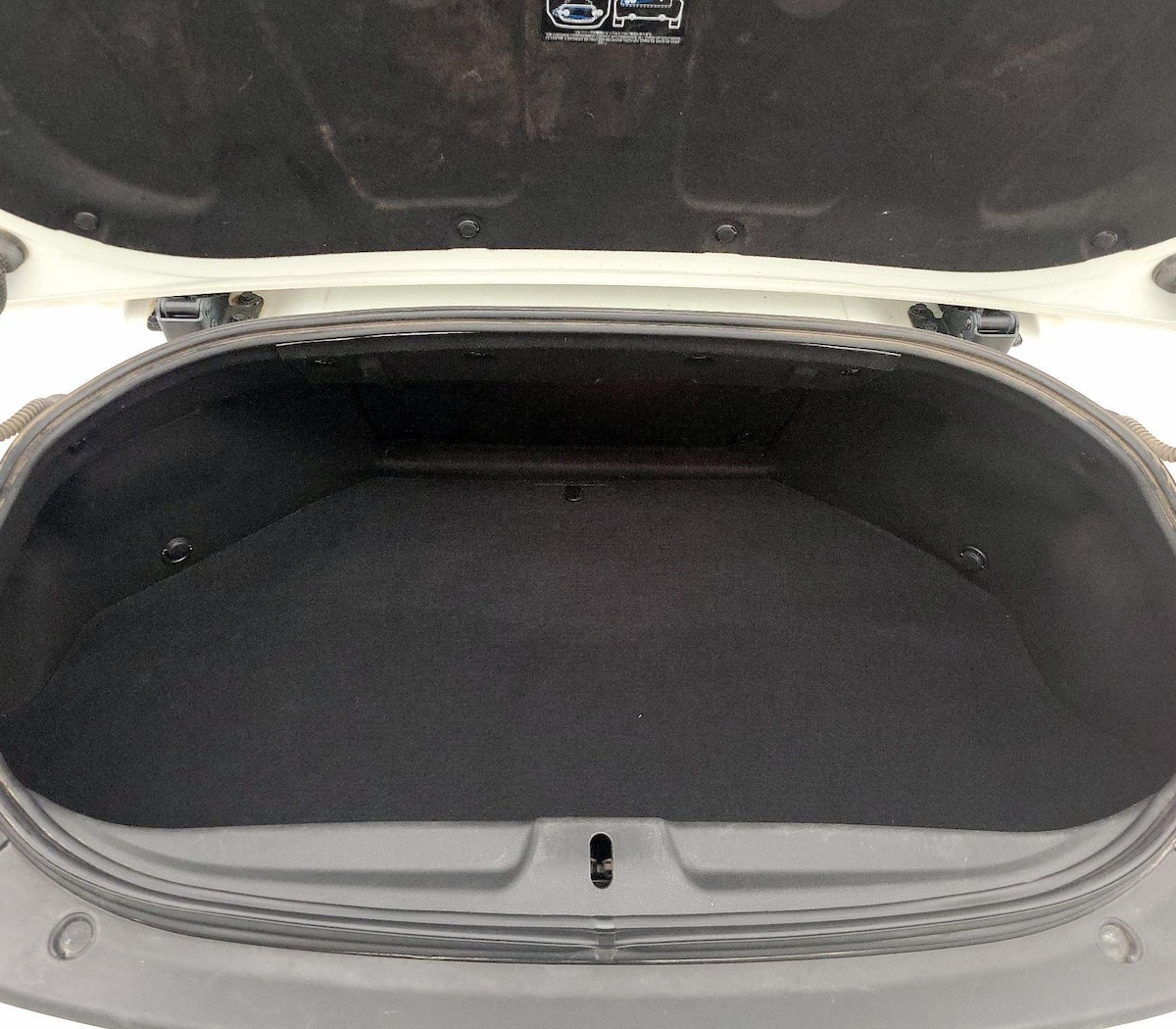 Trunk/Cargo (Seats Up)