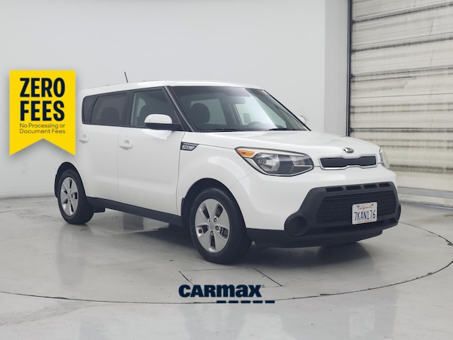 White 2015 Kia Soul Wagon Automatic