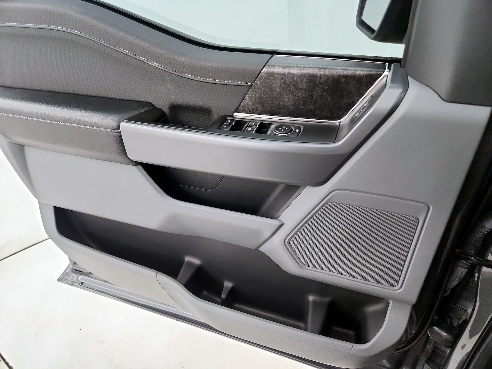 2023 Ford F-150 XLT - Photo 13