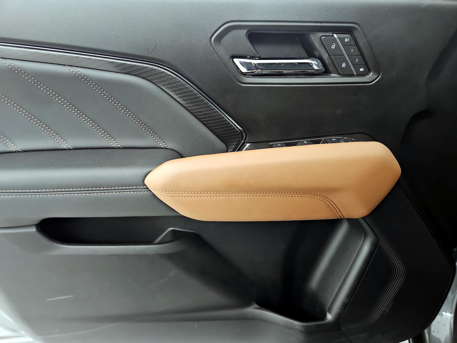 2025 GMC Canyon AT4 - Photo 13