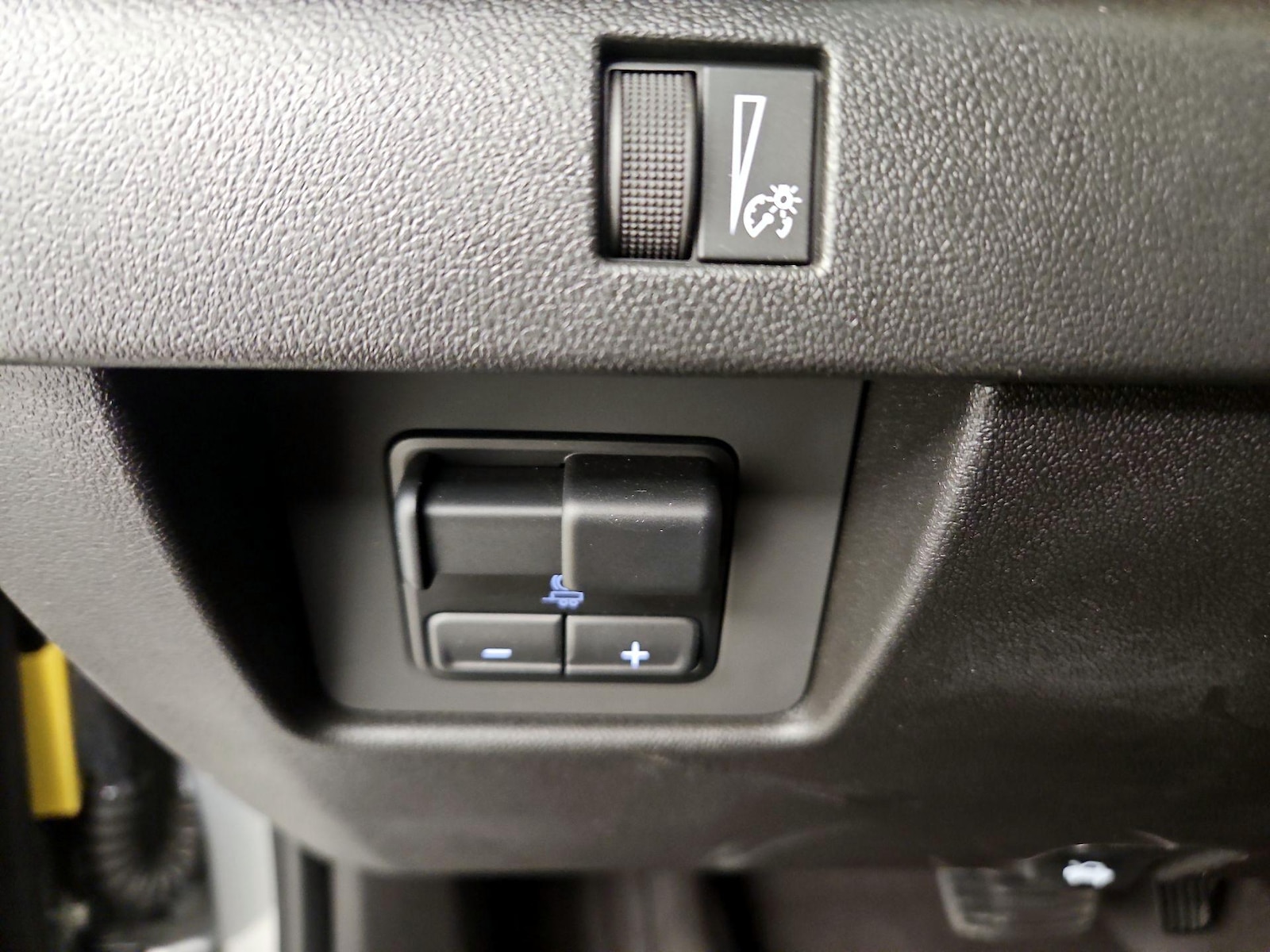 2025 GMC Canyon AT4 - Photo 14