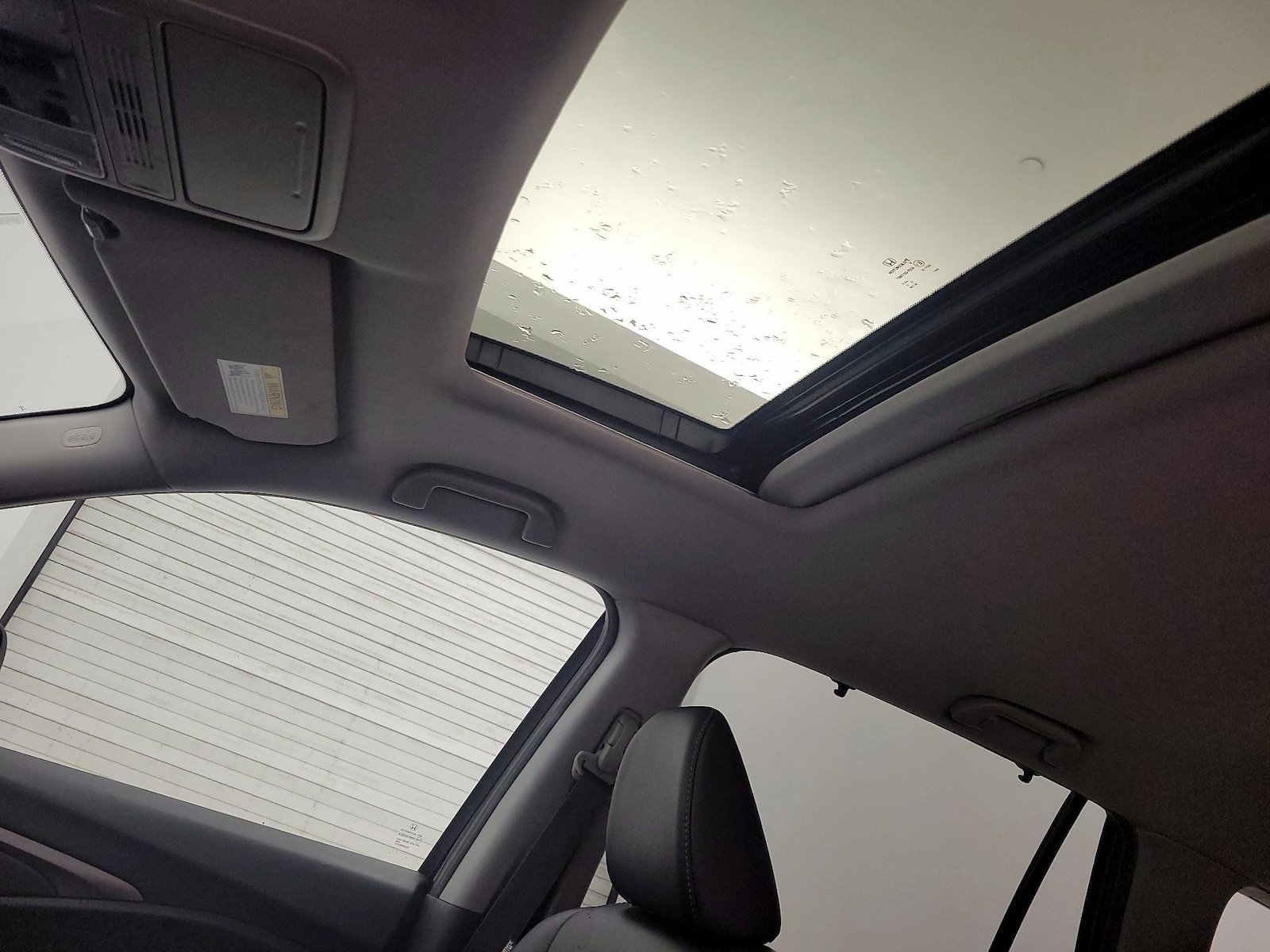 Sunroof(s) & Overhead Airbags