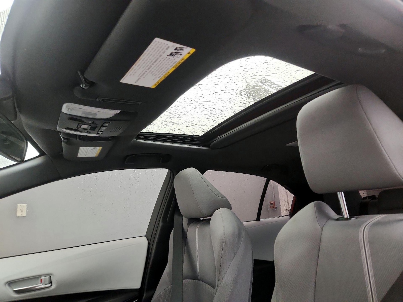 Sunroof(s) & Overhead Airbags