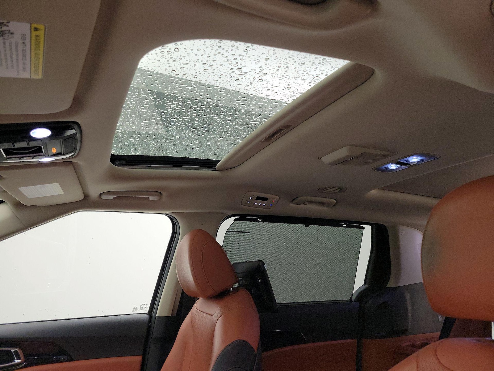 Sunroof(s) & Overhead Airbags