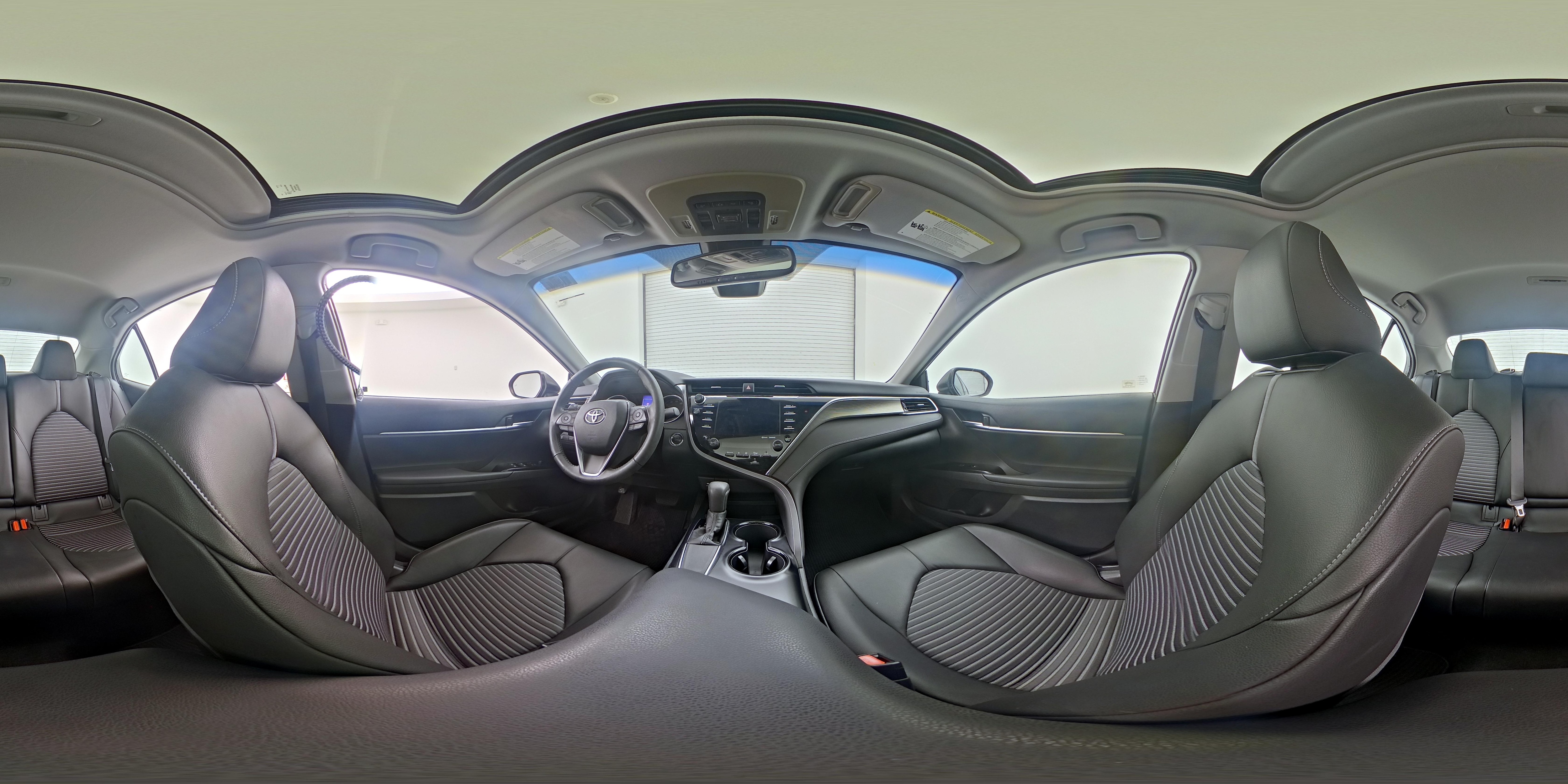 2018 Toyota Camry SE - Photo 25