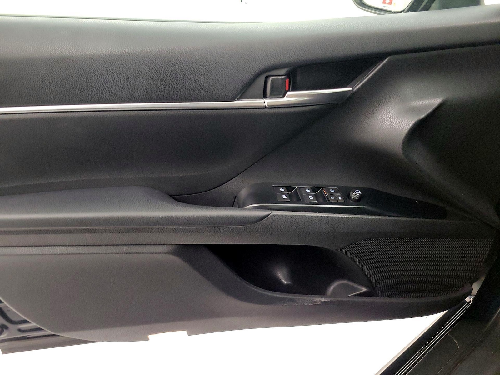 2018 Toyota Camry SE - Photo 13