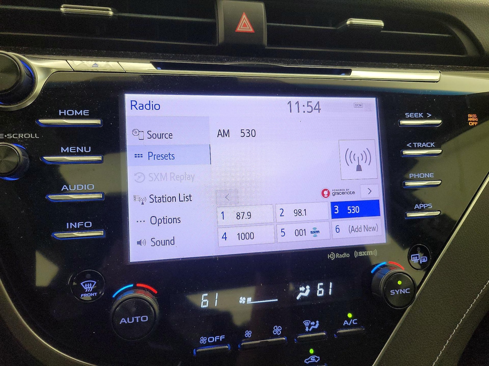 2018 Toyota Camry SE - Photo 16