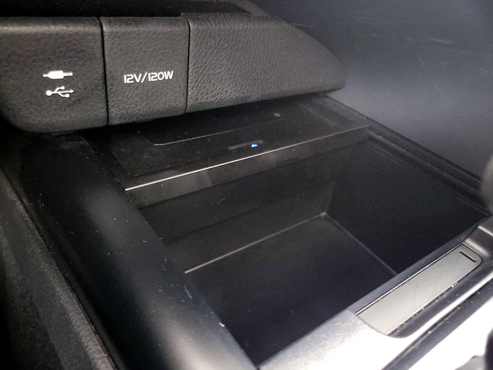 2018 Toyota Camry SE - Photo 19