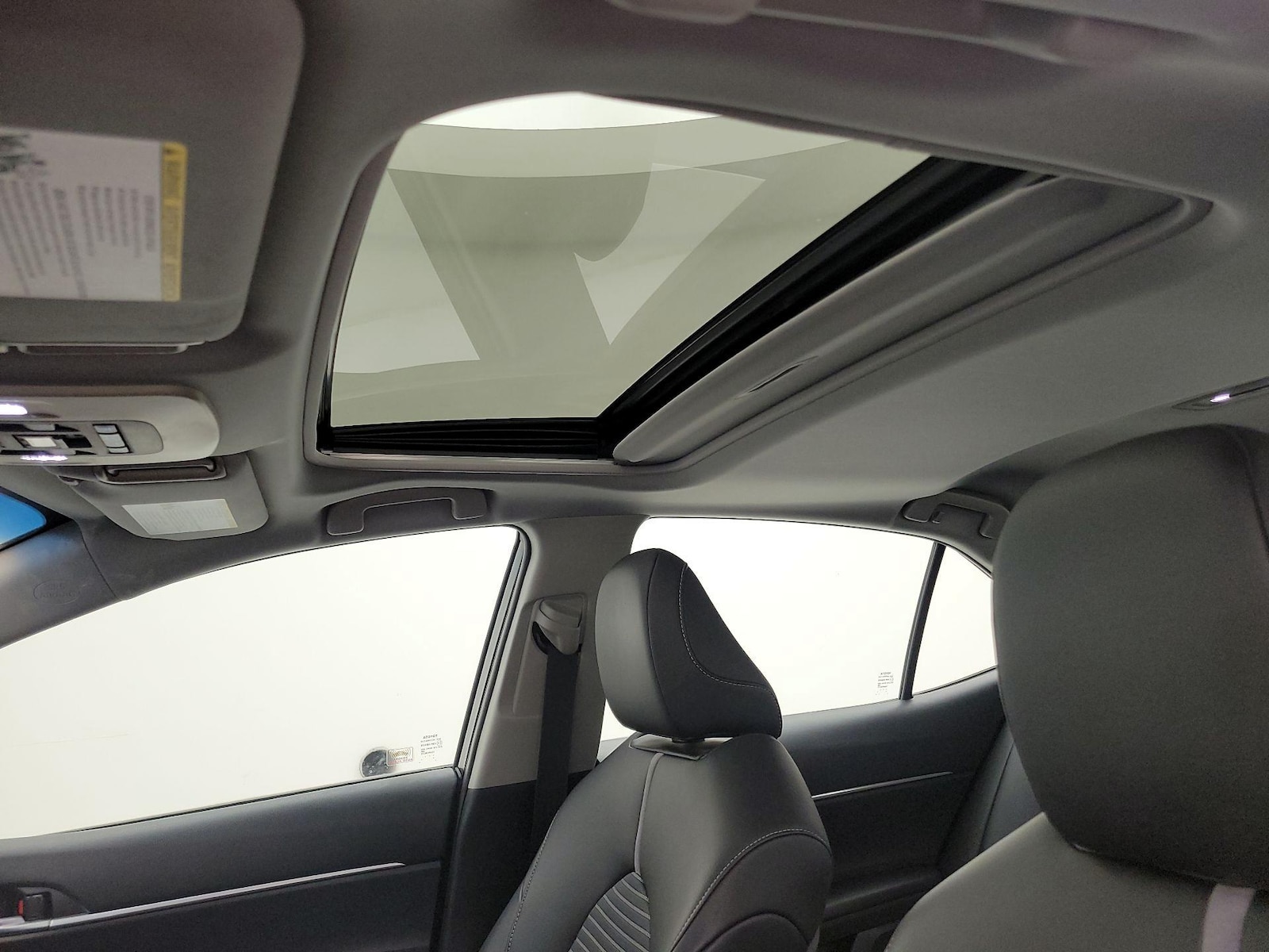 2018 Toyota Camry SE - Photo 20