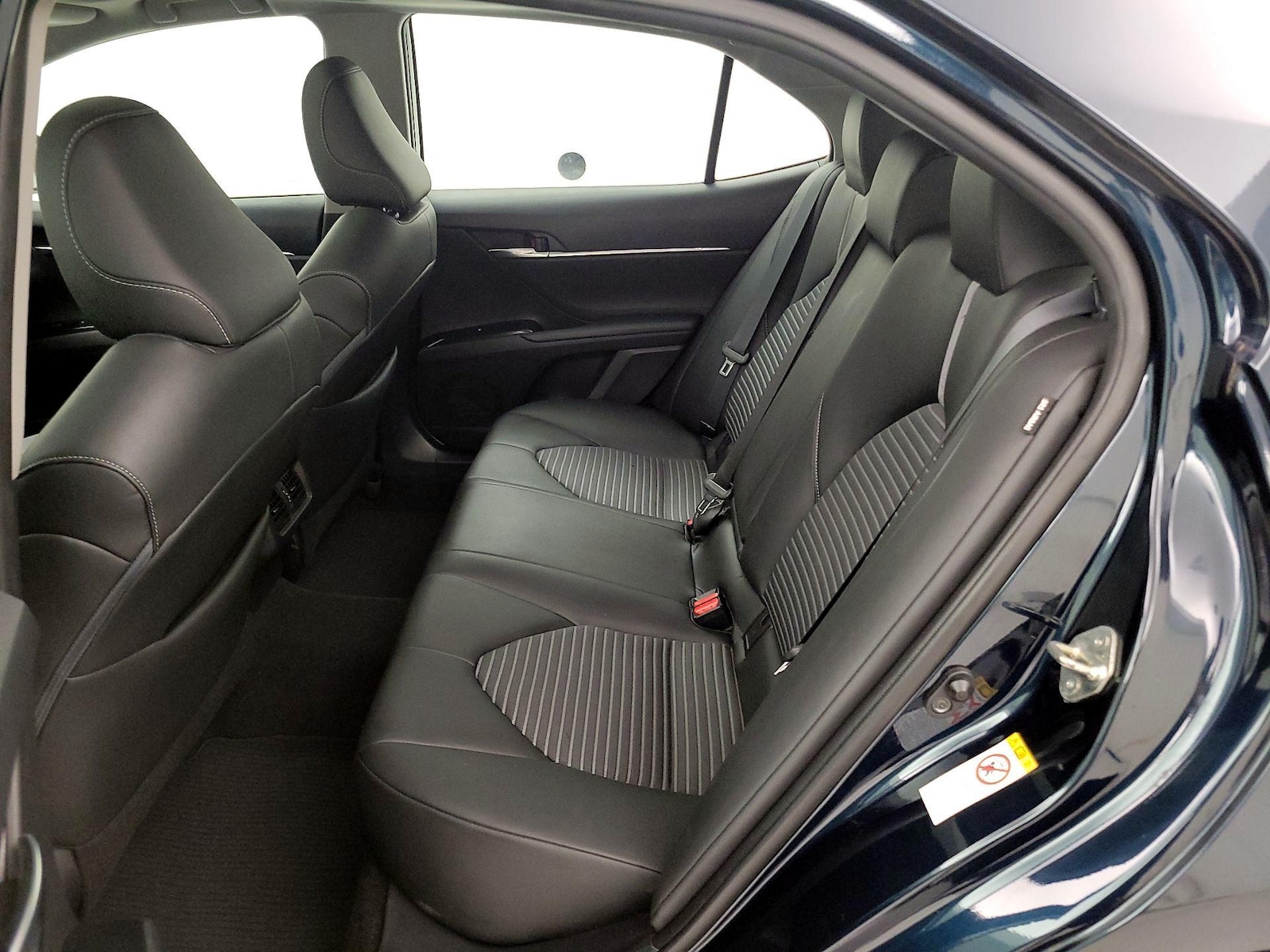 2018 Toyota Camry SE - Photo 21