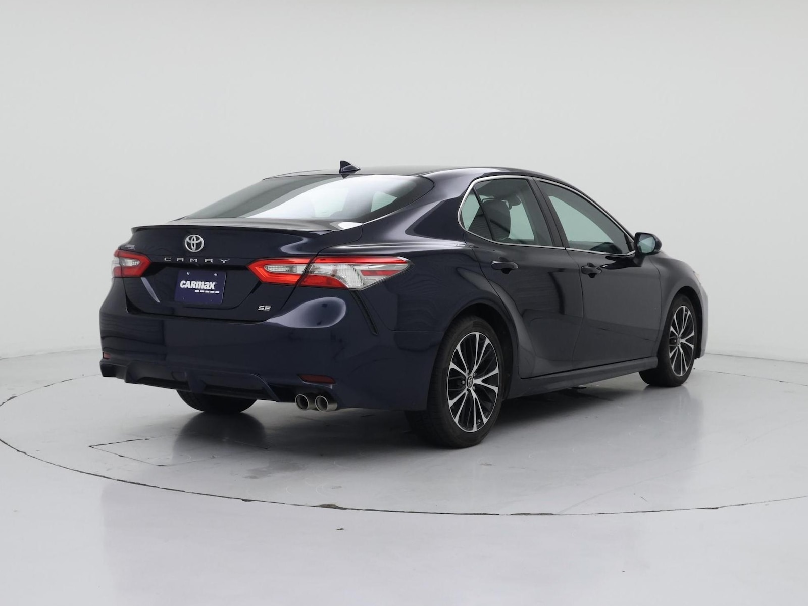 2018 Toyota Camry SE - Photo 9
