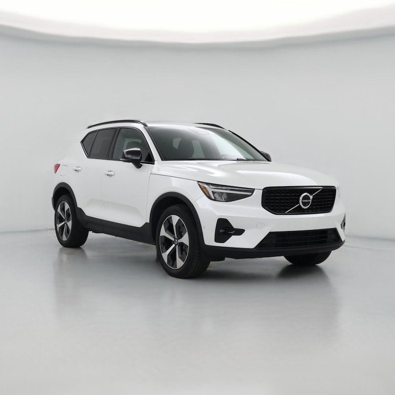 2024 Volvo XC40 B5 Plus Dark Theme