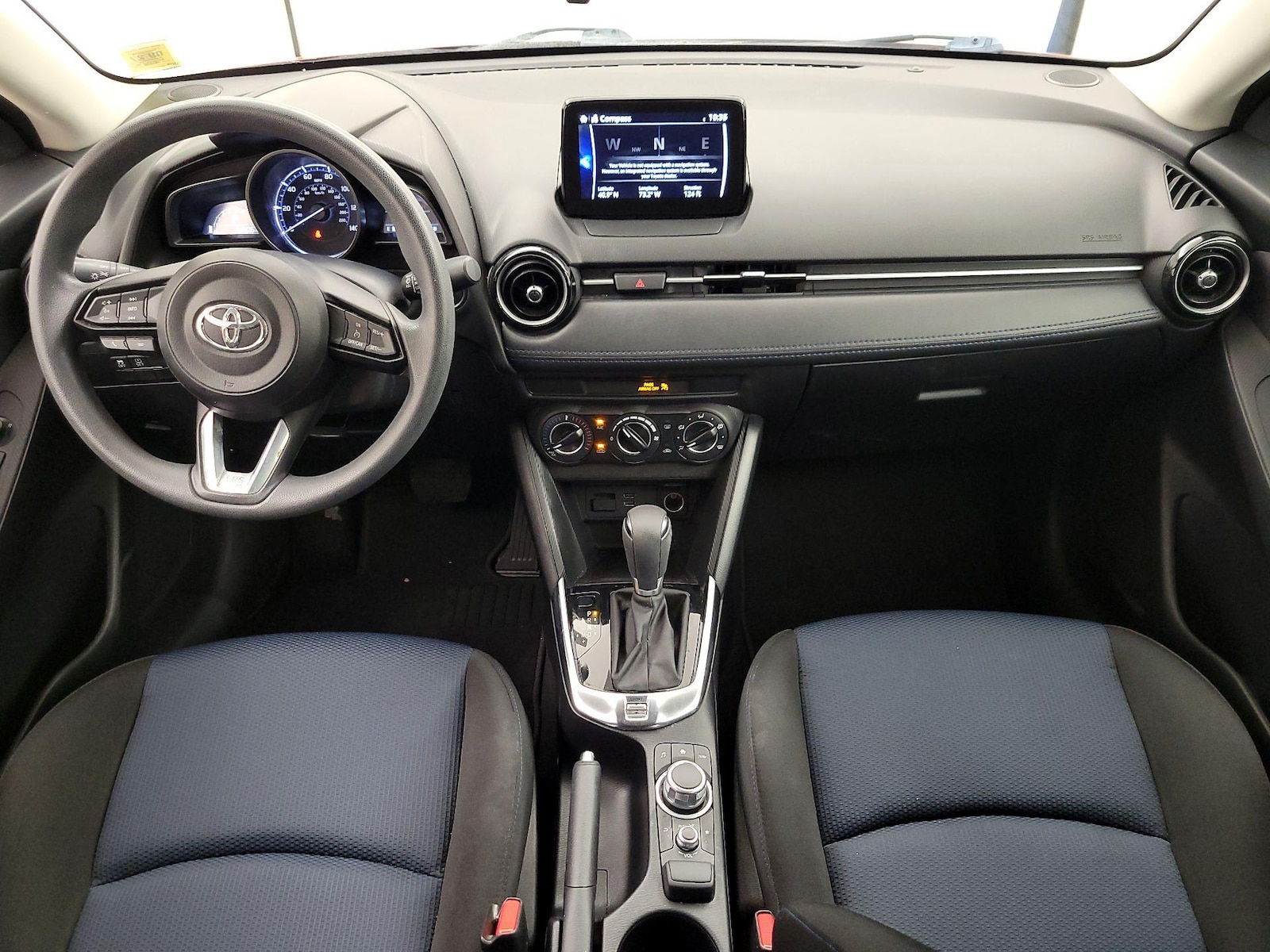2019 Toyota Yaris LE - Photo 10