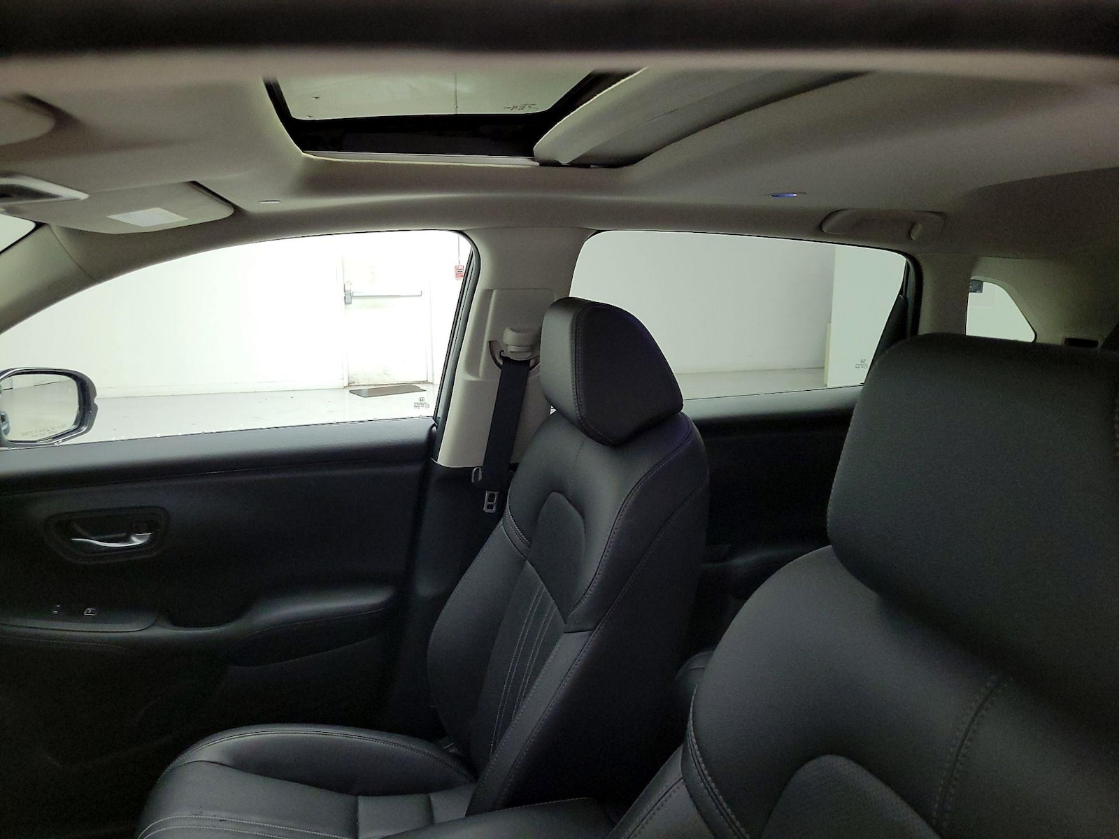 Sunroof(s) & Overhead Airbags