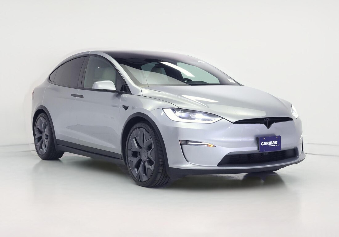 2026 Tesla Model X Long Range in Silver — CarMax photo