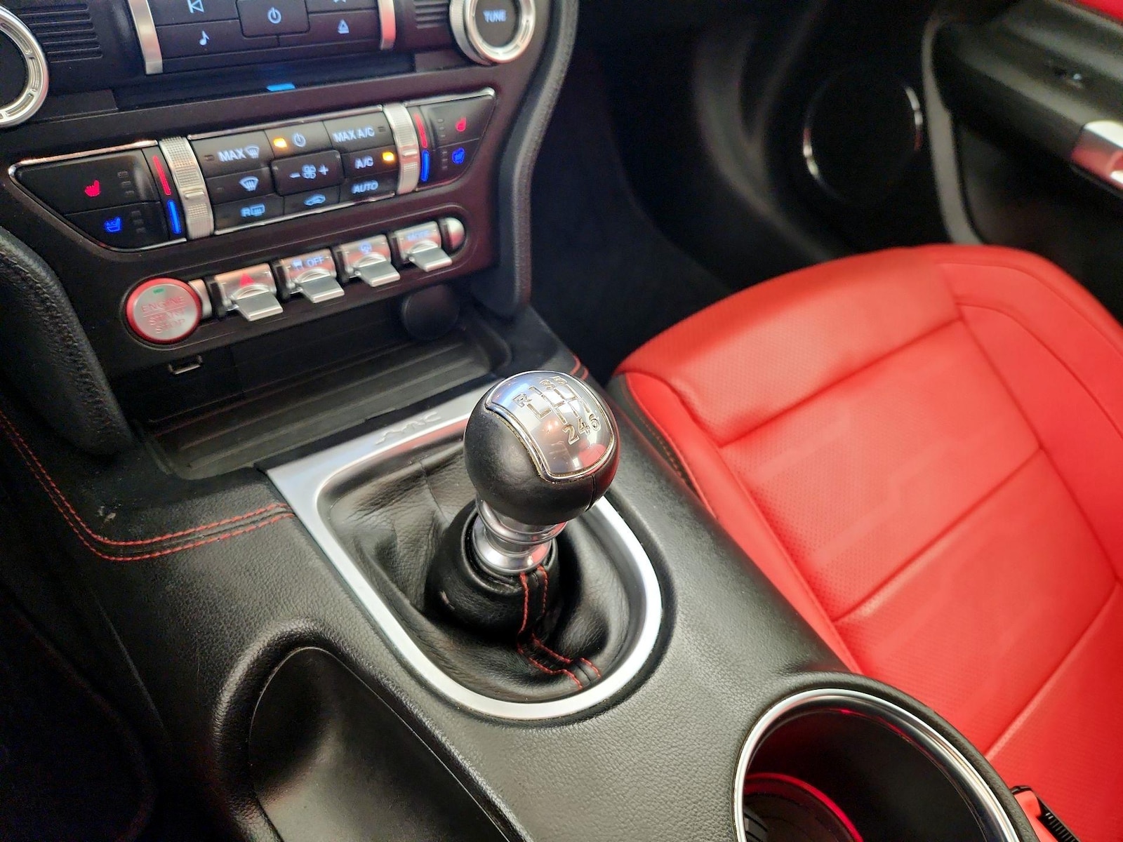 2022 Ford Mustang GT Premium - Photo 19