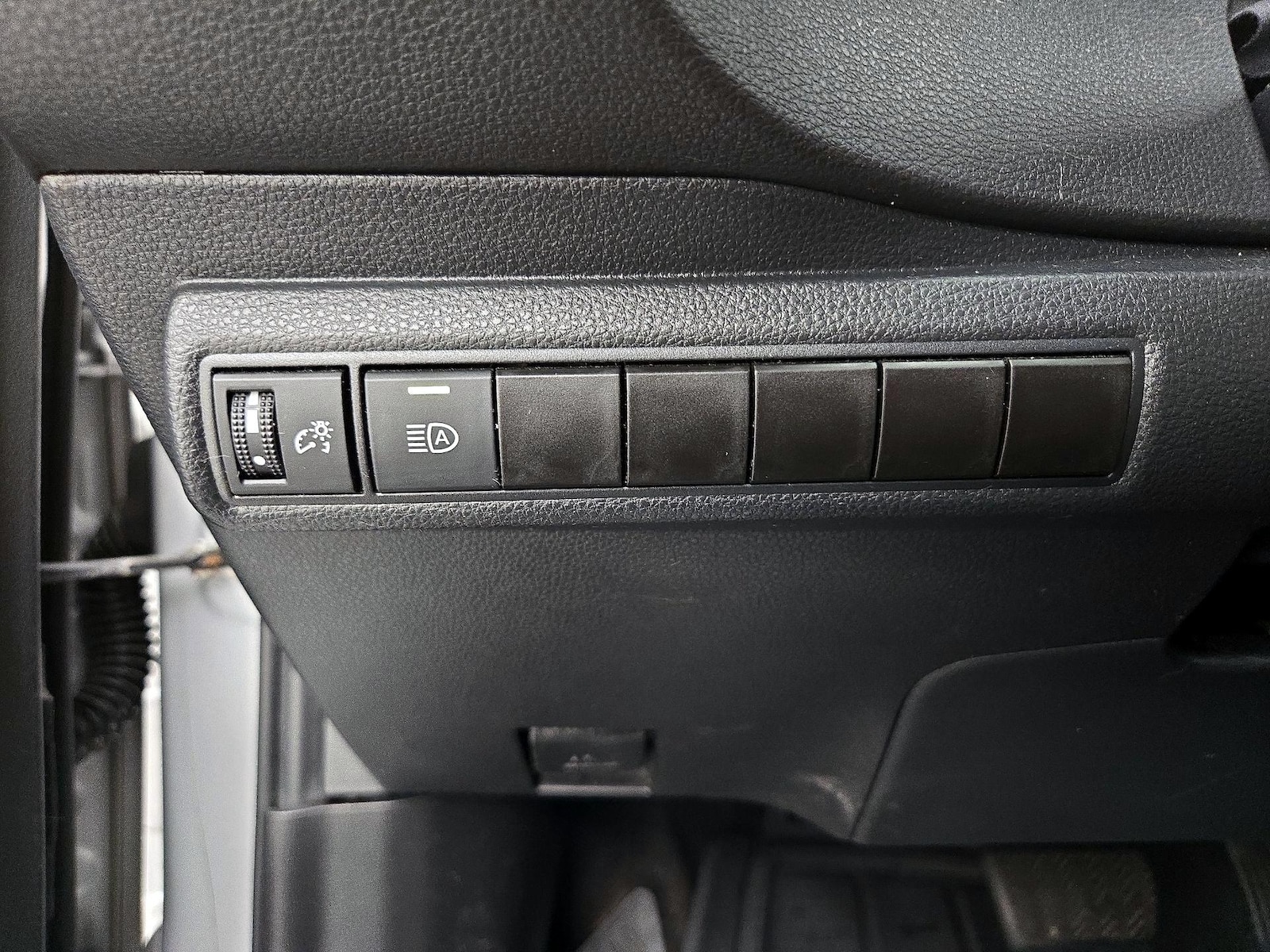 2021 Toyota Corolla LE - Photo 14