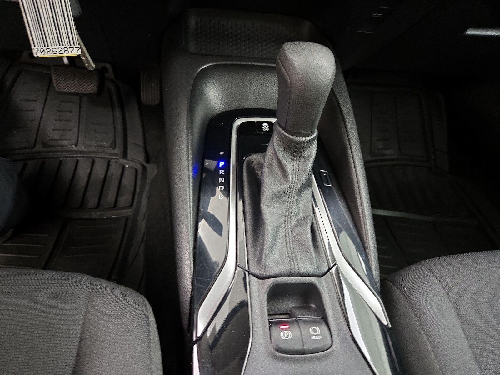 2021 Toyota Corolla LE - Photo 18