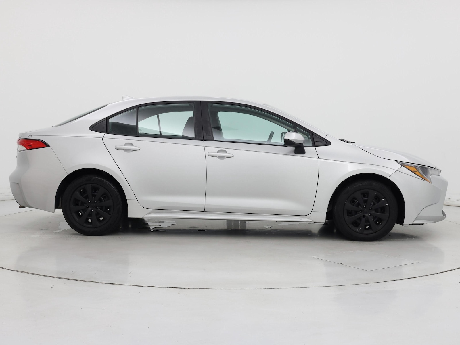 2021 Toyota Corolla LE - Photo 8
