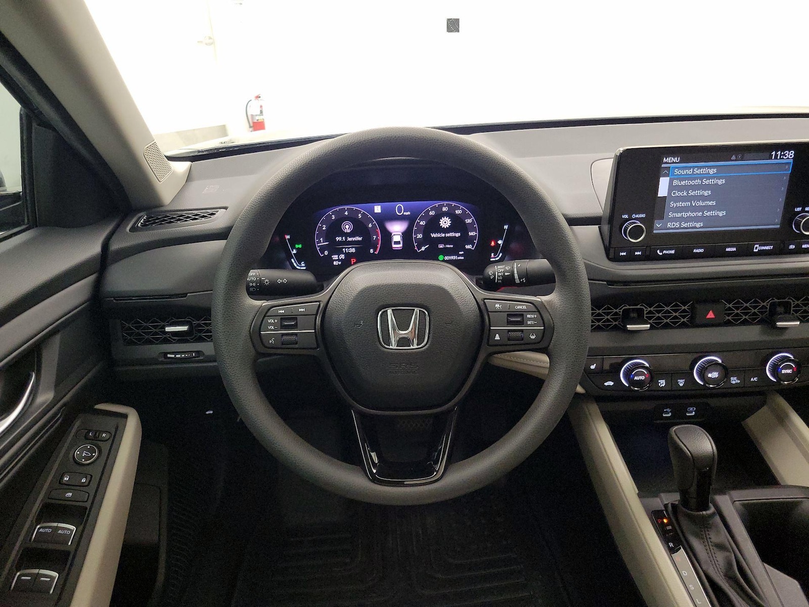 2025 Honda Accord SE - Photo 11