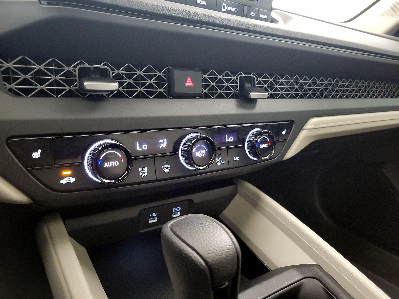 2025 Honda Accord SE - Photo 16