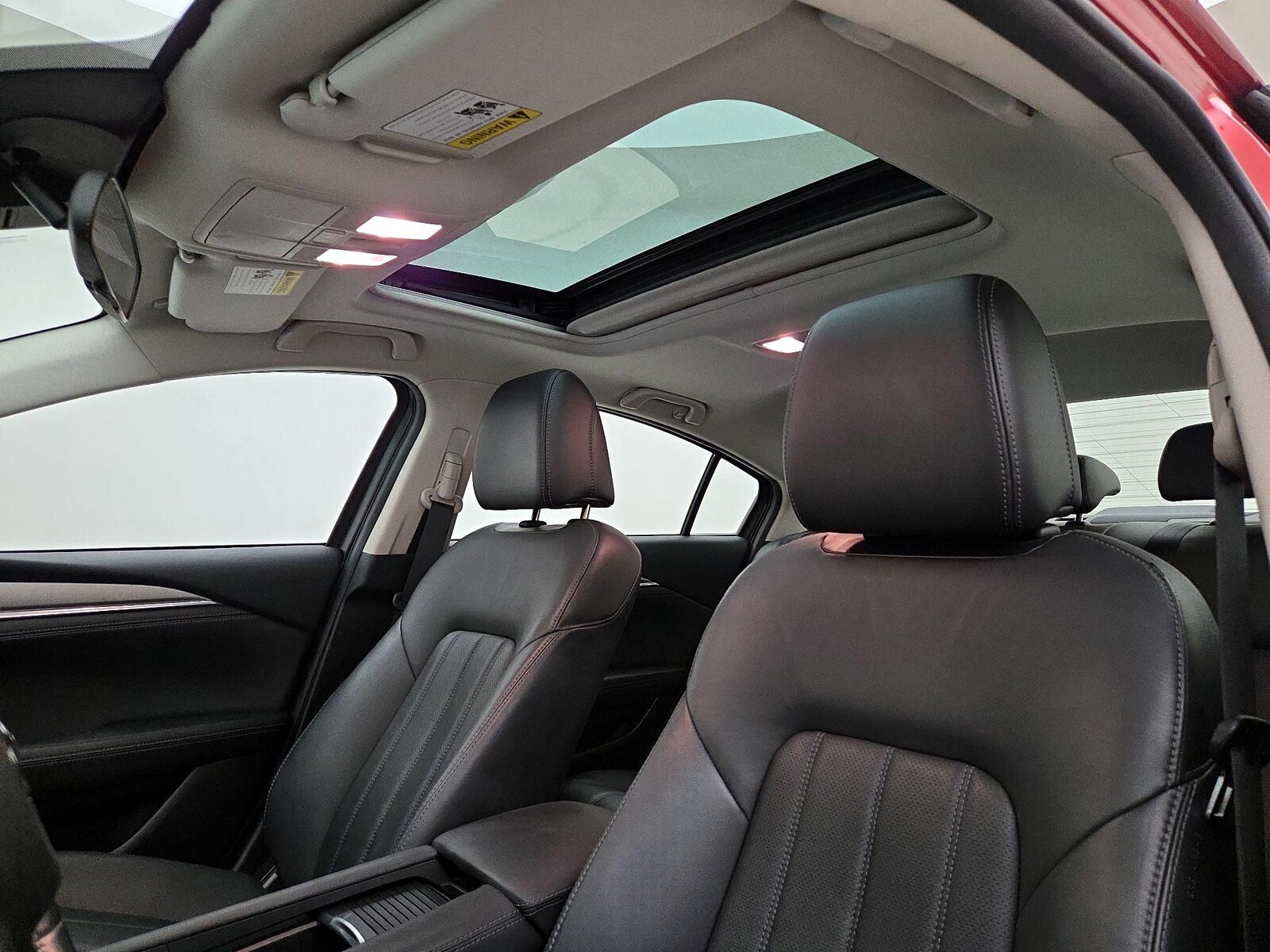 Sunroof(s) & Overhead Airbags