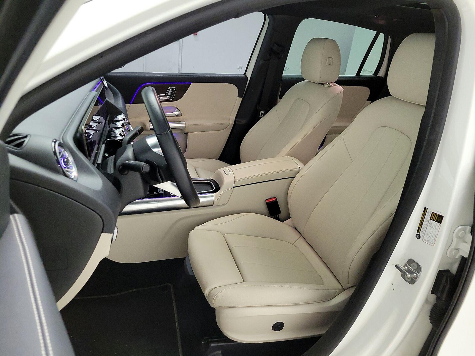 Side Airbags & Leatherette Seats