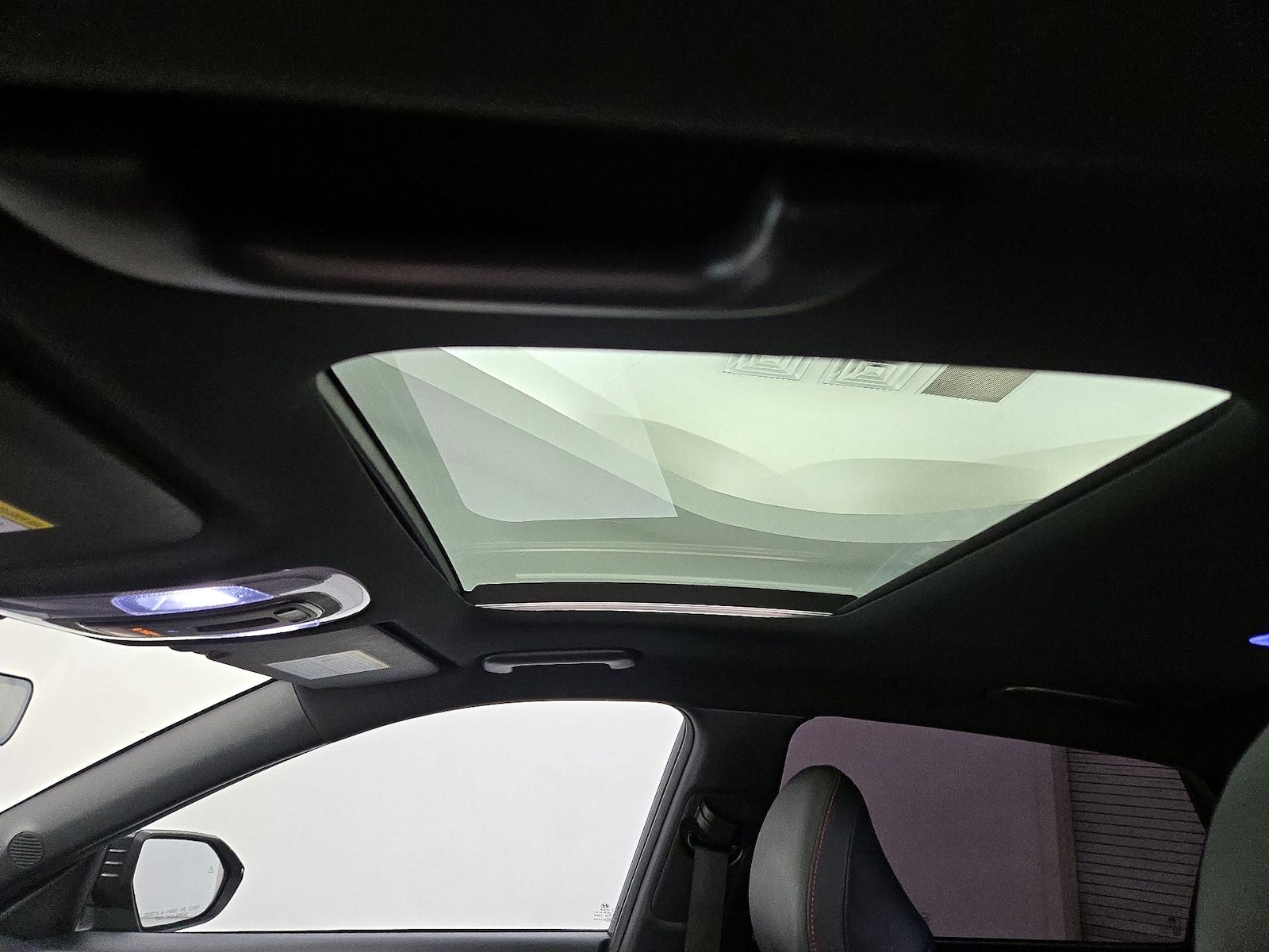 Sunroof(s) & Overhead Airbags