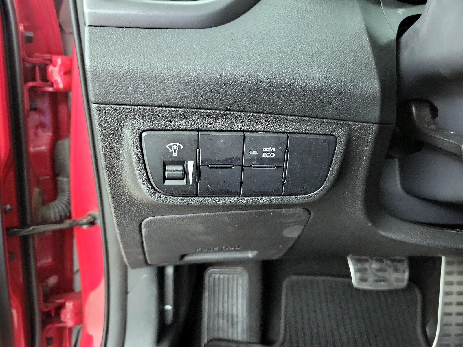 2016 Hyundai Veloster Base - Photo 14