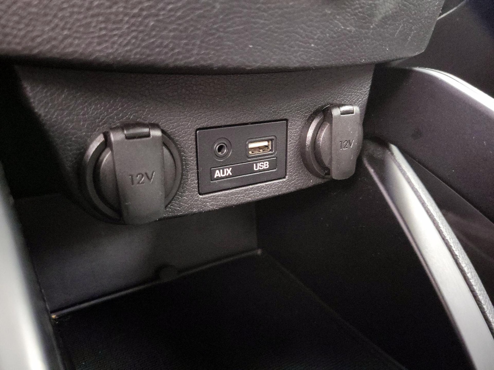2016 Hyundai Veloster Base - Photo 19