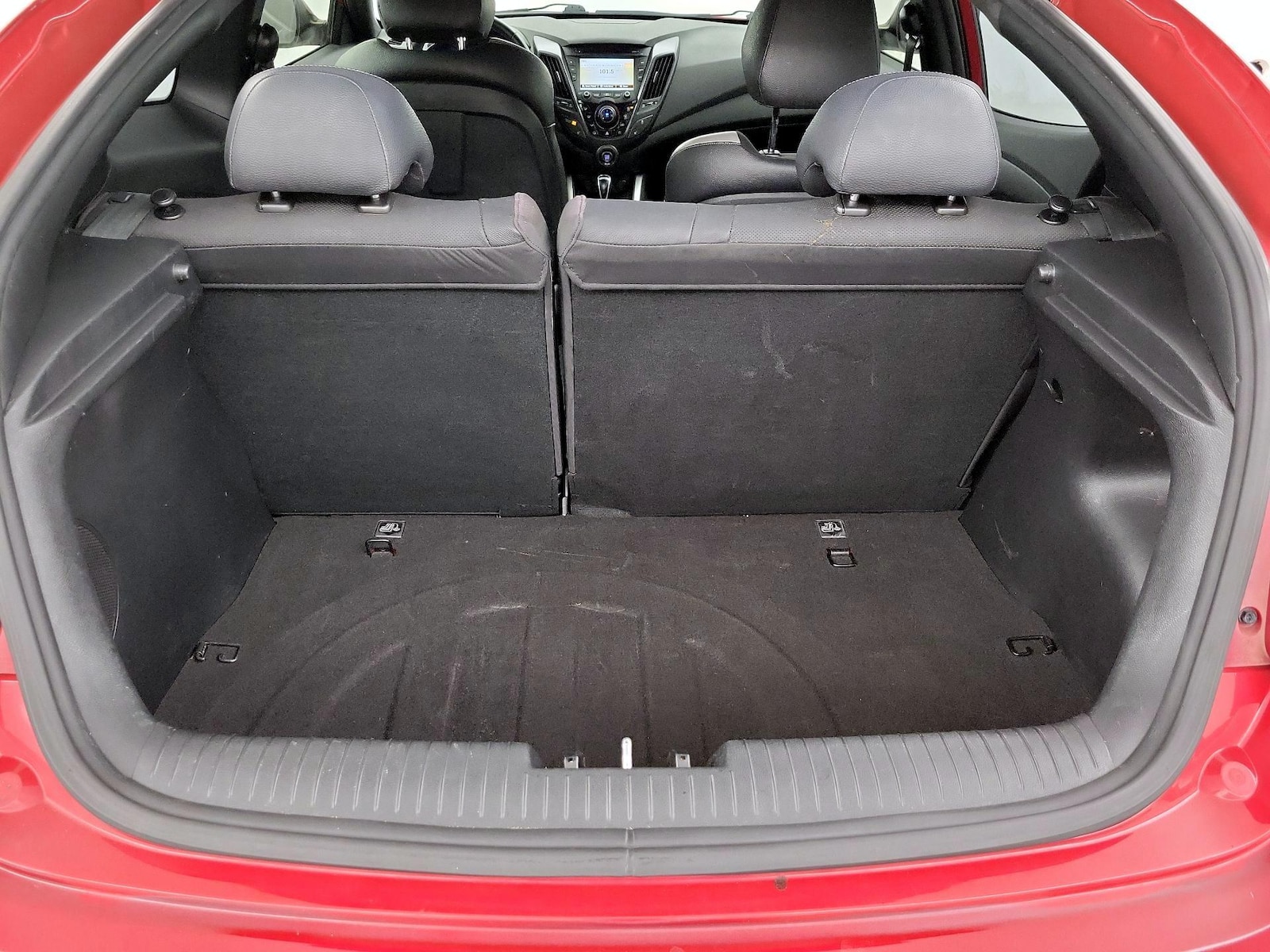 2016 Hyundai Veloster Base - Photo 21