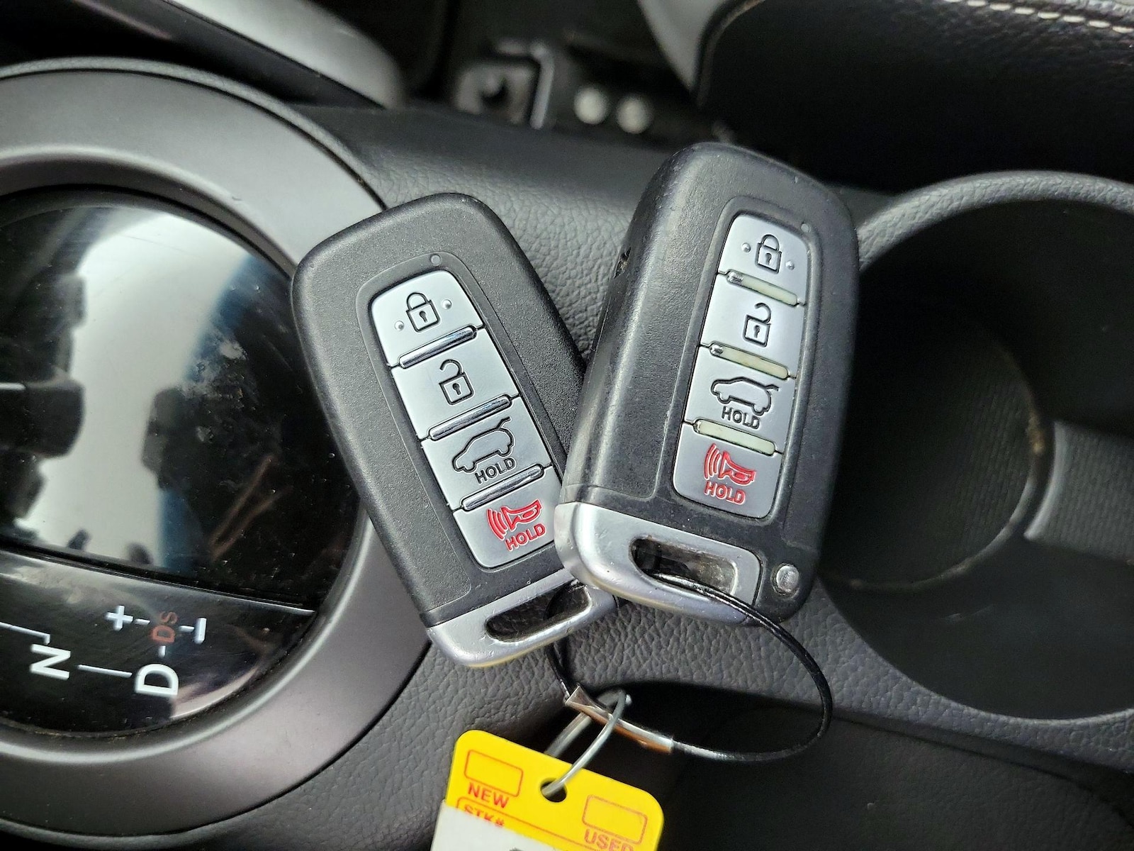 2016 Hyundai Veloster Base - Photo 23