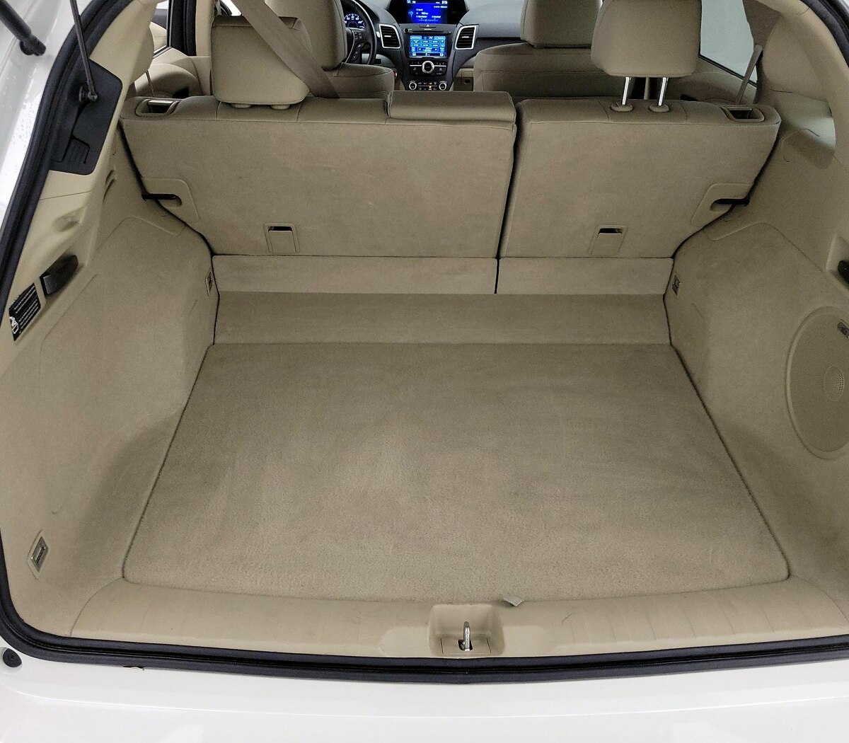 Trunk/Cargo (Seats Up)