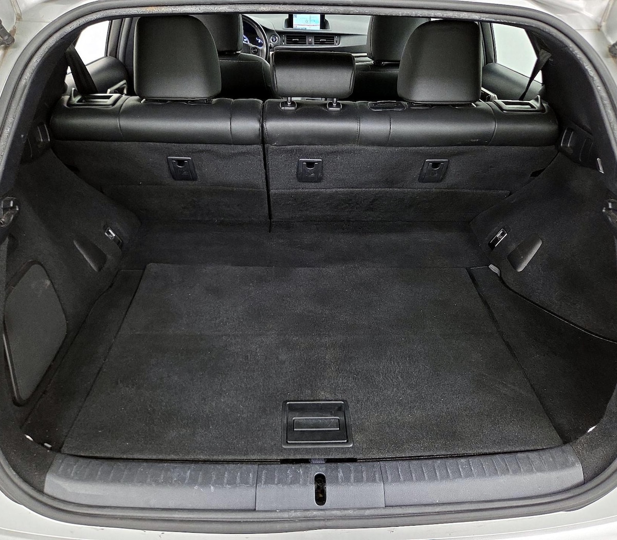 Trunk/Cargo (Seats Up)